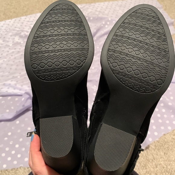 🌸 NWOB black textured “suede” boots - Picture 4 of 8